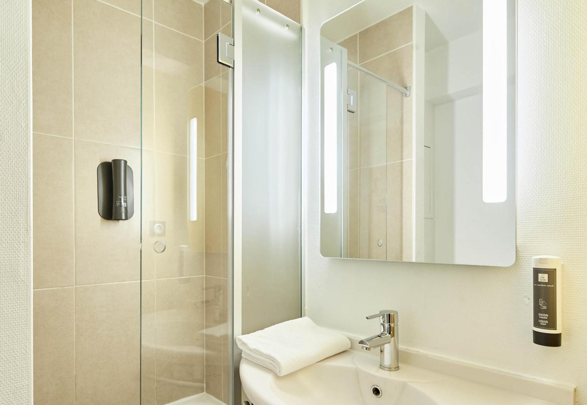 B&B Hotel Evry Lisses 2 Kültér fotó