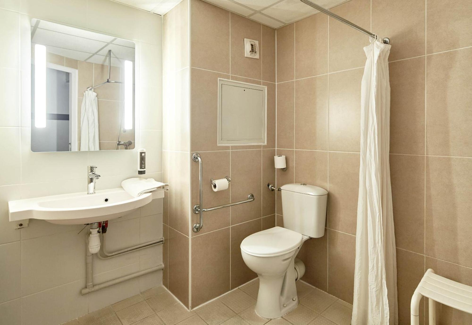 B&B Hotel Evry Lisses 2 Kültér fotó
